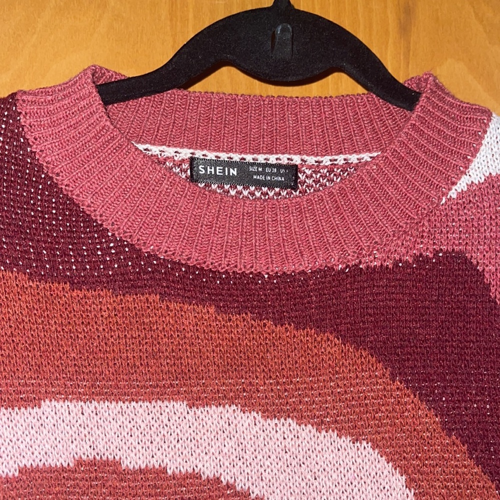 Women’s Patterned Sweater - Picture 3 of 4
